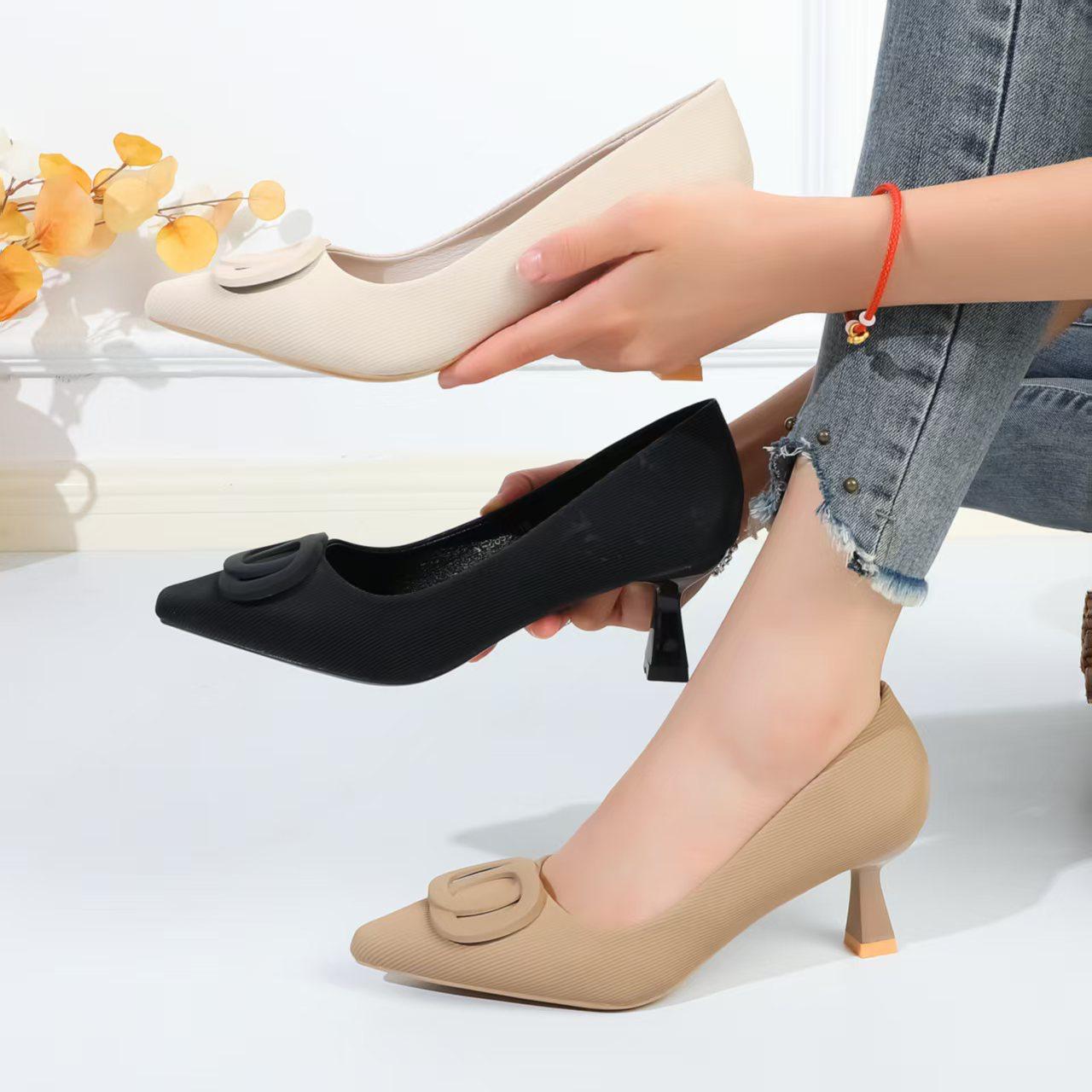 Women’s Mid Heel Pumps with Modern Buckle Detail