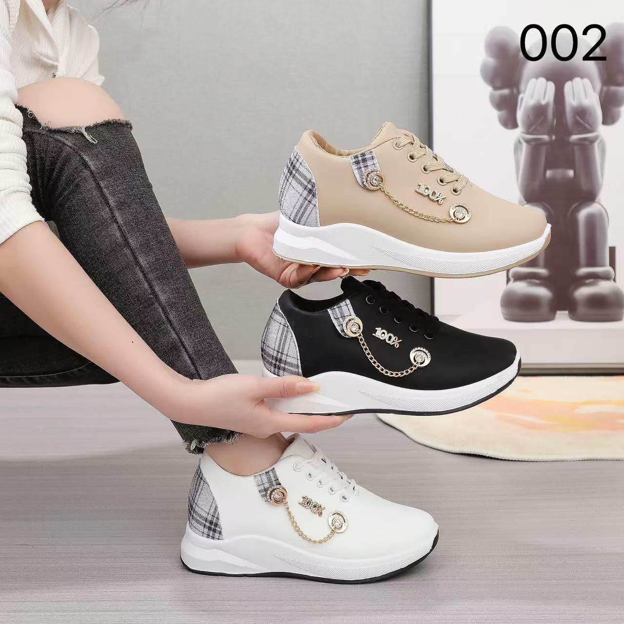 Women’s Elegant Casual Shoes with Gold Chain Detail