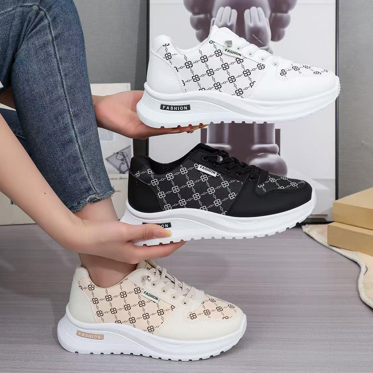 Women’s Casual Sneakers with Patterned Design and Cushioned Sole